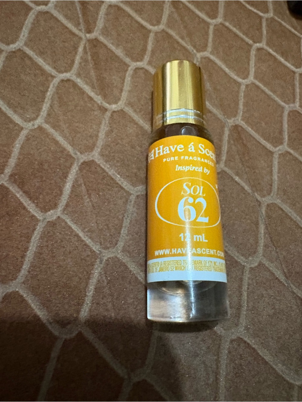 Sol 62 Roll-On Perfume Oil - Yellow